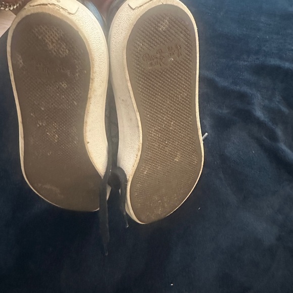 Coach sneakers . Monogram in gray . Size 7.5 - Picture 3 of 6